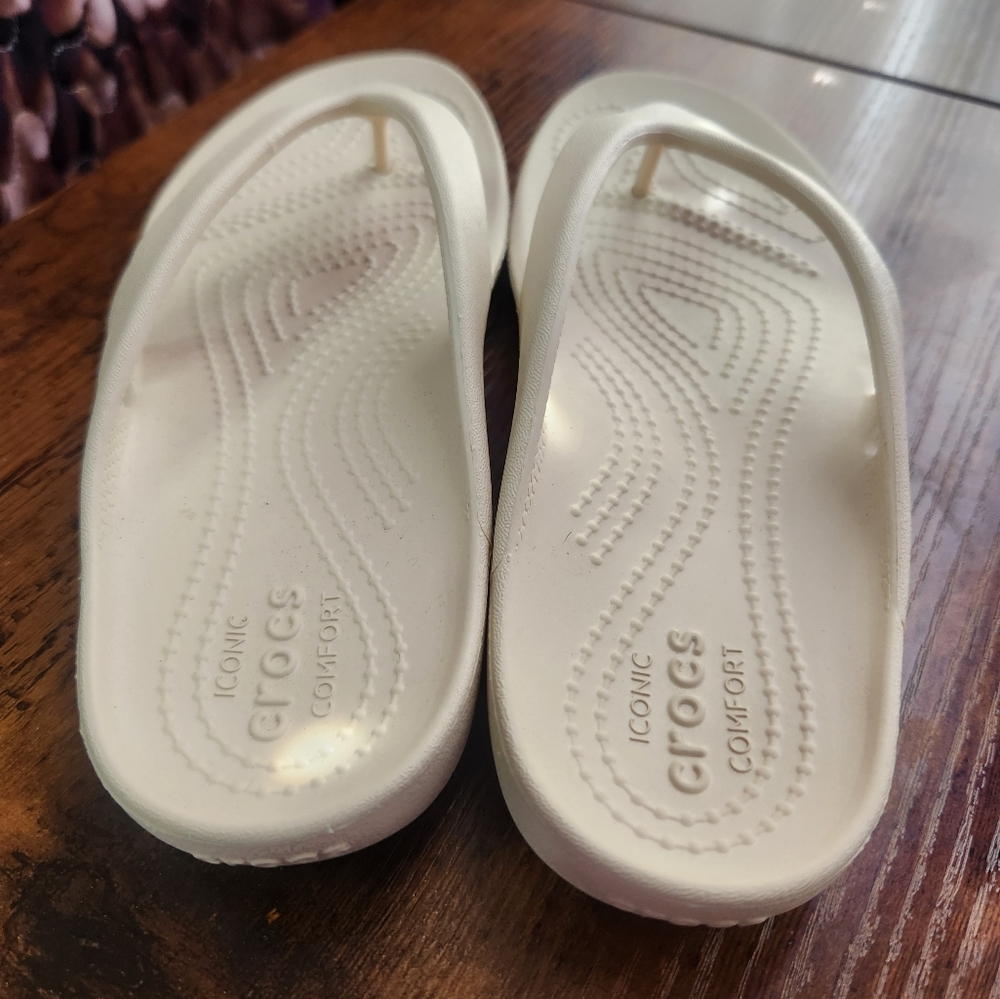 Nwot CROCS Kaydee Flipflops Size 6 - Picture 6 of 8